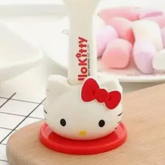 Sanrio Other - Hello kitty serving scoop pink or red